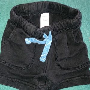 Cater 9 month boy shorts. Never worn.